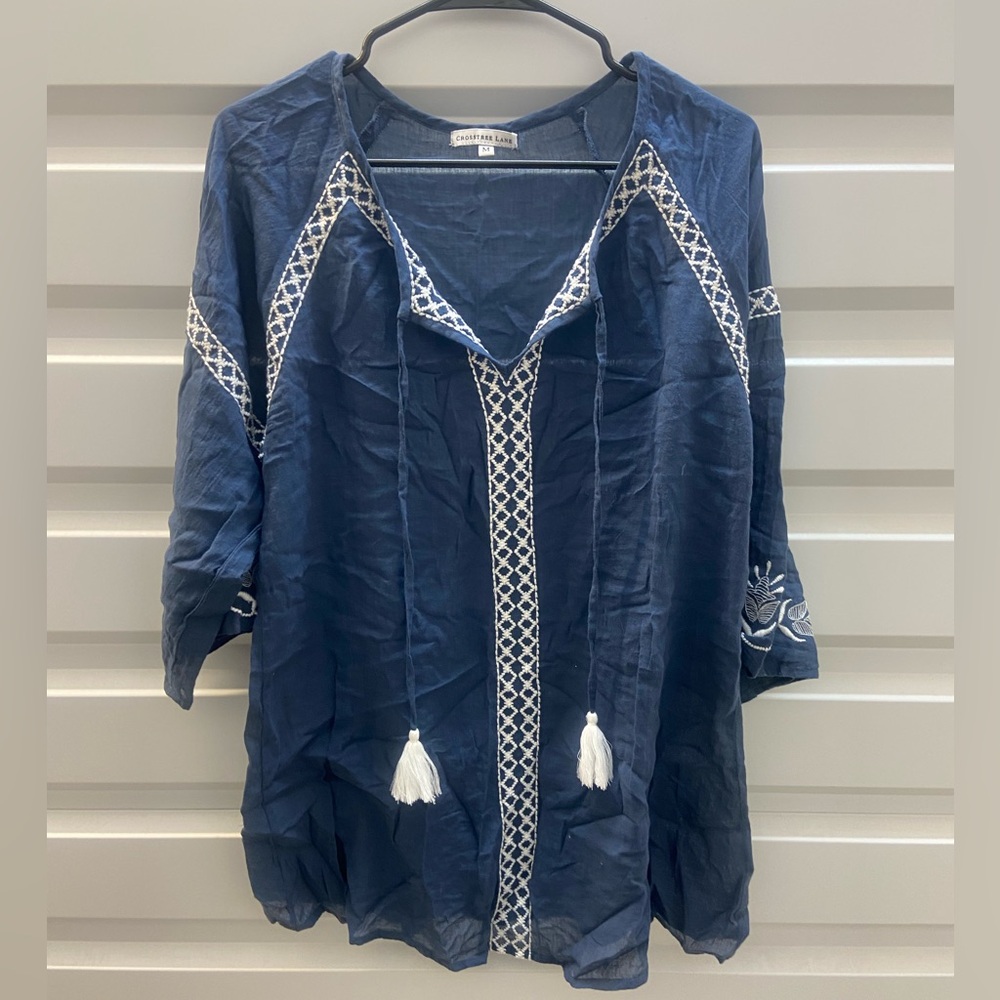 Crosstree Lane blue white embroidery  tunic top size medium